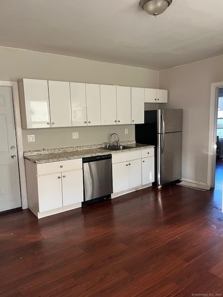 166 Brooks St, Bridgeport, CT 06608