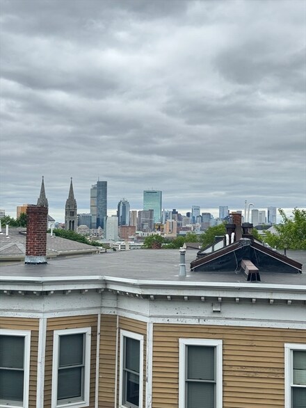 5 Iroquois St Unit 3, Roxbury Crossing, MA 02120