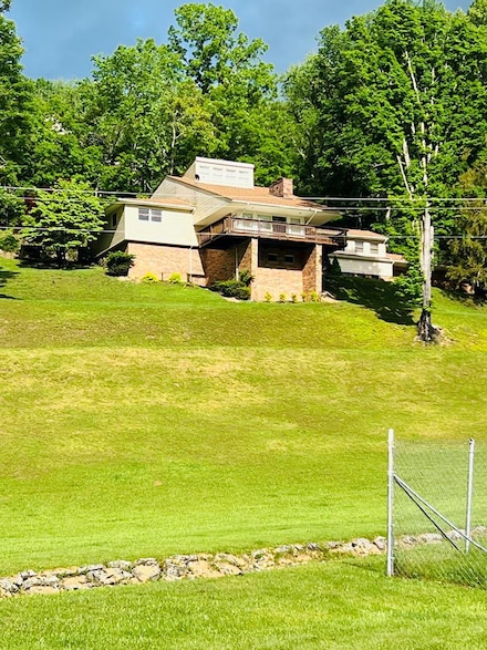 515 Cedar Ave, Hinton, WV 25951
