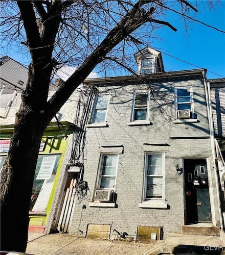 442 N 10th St, Allentown, PA 18102