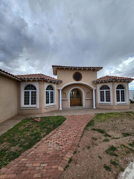 3150 Rio Bravo Blvd SW, Albuquerque, NM 87105