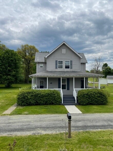 48 Railroad St, Smithfield, PA 15478