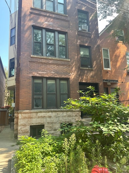 2733 N Seminary Ave Unit 3, Chicago, IL 60614