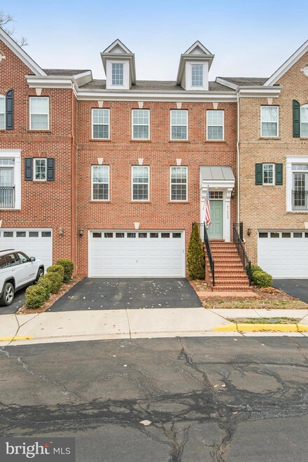 47656 Leopards Chase Terrace, Sterling, VA 20165