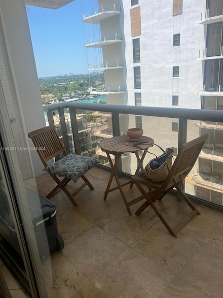 6039 Collins Ave Unit 1407, Miami Beach, FL 33140