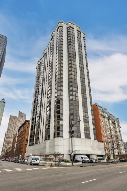 990 N Lake Shore Dr Unit 33E, Chicago, IL 60611
