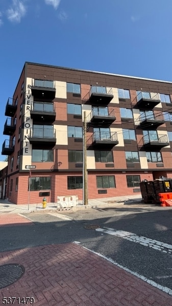 486 Market St, Newark, NJ 07105