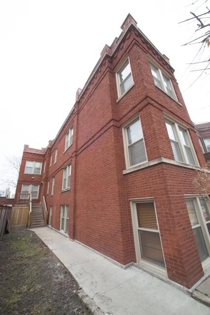 739 N Ridgeway Ave, Chicago, IL 60624