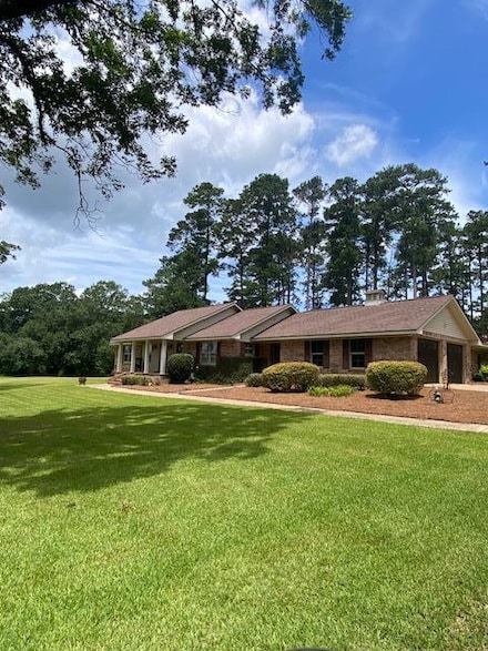 17 Stone Cut Off Rd, Laurel, MS 39443