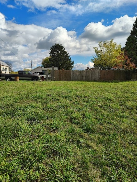 220 Maple Ave, Washington, PA 15301