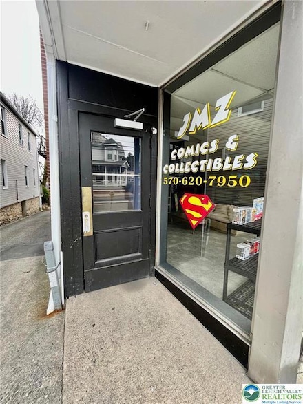 12 E Pennsylvania Ave Unit 8, Pen Argyl, PA 18072