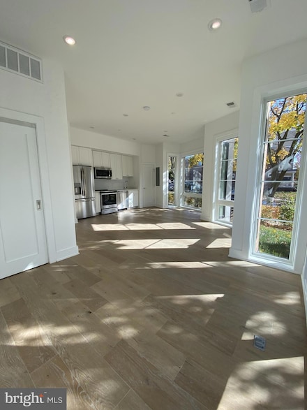 5301 Connecticut Ave NW Unit 202, Washington, DC 20015