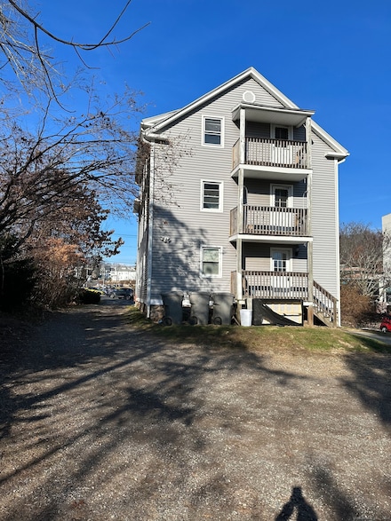 166 Queen St, Bristol, CT 06010