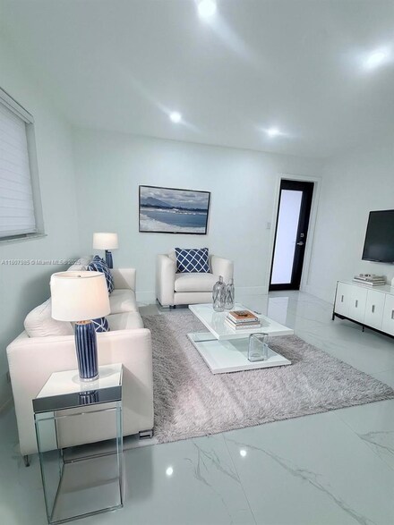 1440 N 71st Ave Unit 2, Hollywood, FL 33024