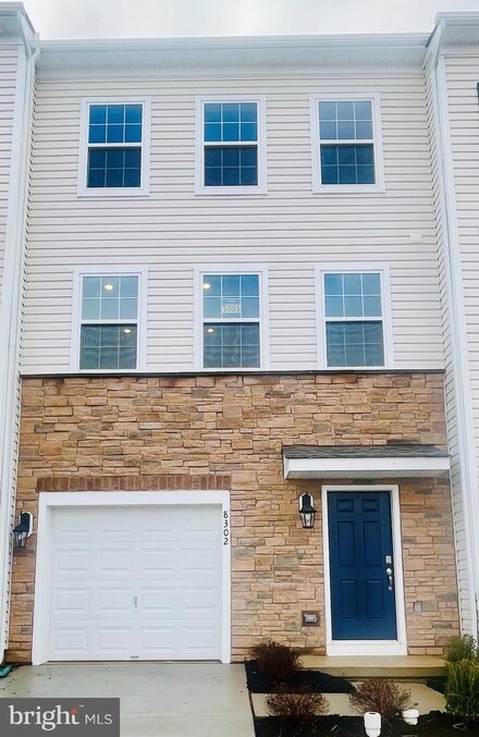 8302 Alexander Ct, Breinigsville, PA 18031