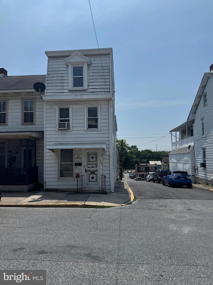 556 N 2nd St, Steelton, PA 17113