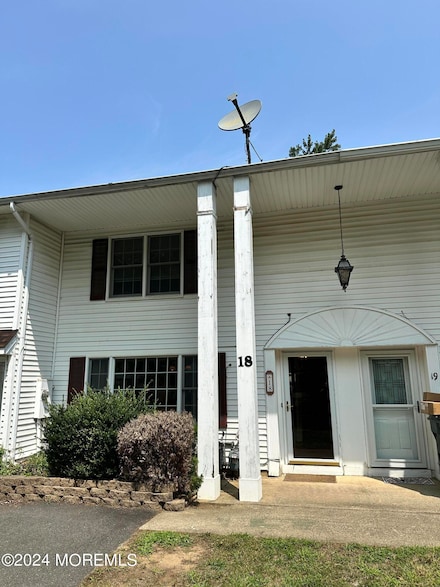 18 Fieldcrest Way, Hazlet, NJ 07730
