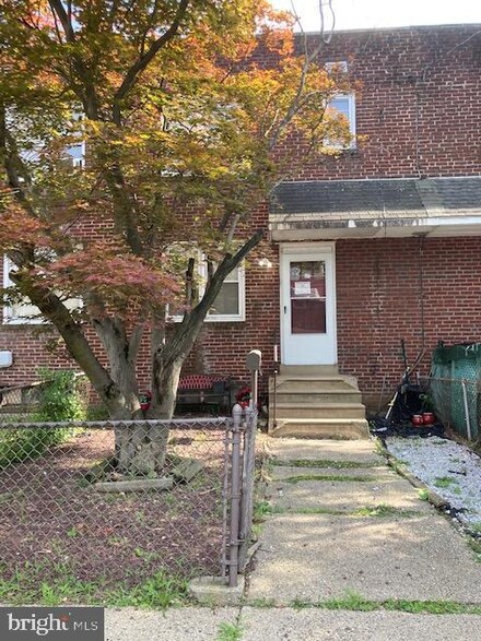 2859 Cushing Rd, Camden, NJ 08104