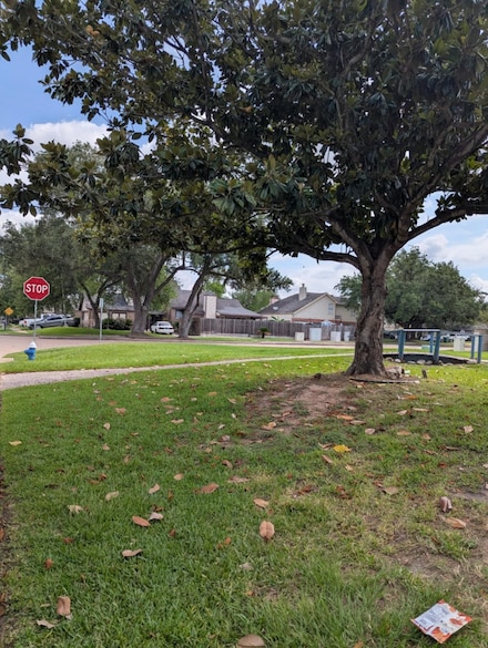 9103 Belle Glen Dr, Houston, TX 77099