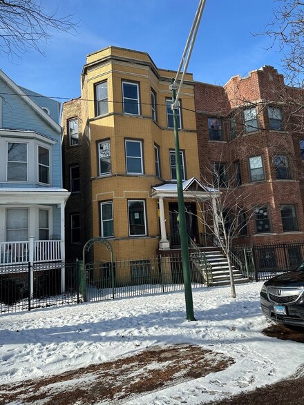 3430 N Bell Ave, Chicago, IL 60618
