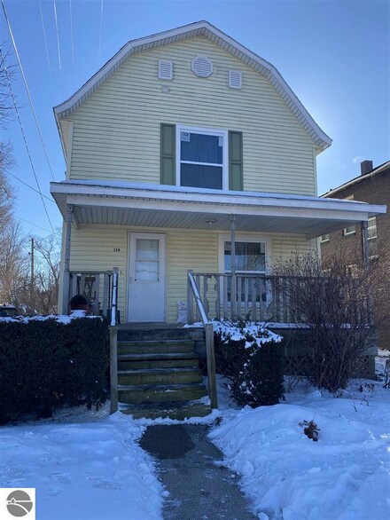 114 E Center St, Alma, MI 48801