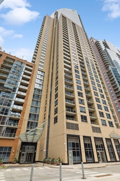 420 E Waterside Dr Unit 1006, Chicago, IL 60601