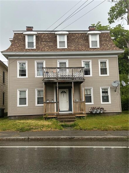 543 Washington St, Coventry, RI 02816