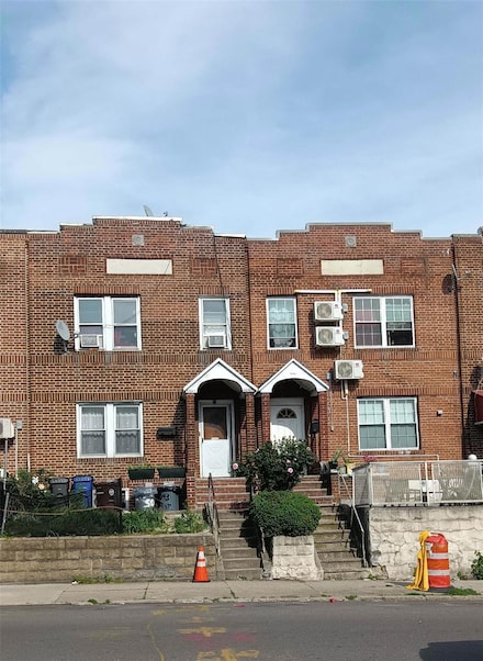 50-43 48th St, Flushing, NY 11377