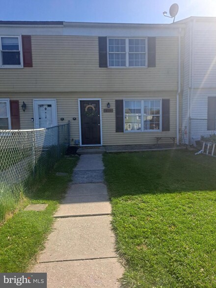 419 Red Tulip Ct, Taneytown, MD 21787