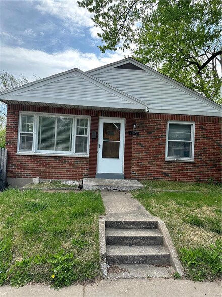 4022 N Hanley Rd, Saint Louis, MO 63121