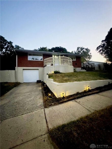 2006 High Knoll Dr, Dayton, OH 45414