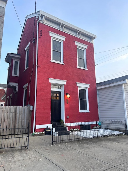 16 W 9th St, Newport, KY 41071