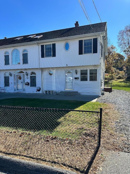 79 S B St, Norwich, CT 06380