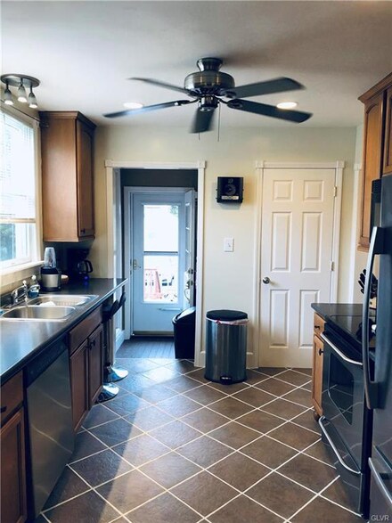 731 W Central, Alpha, PA 08865