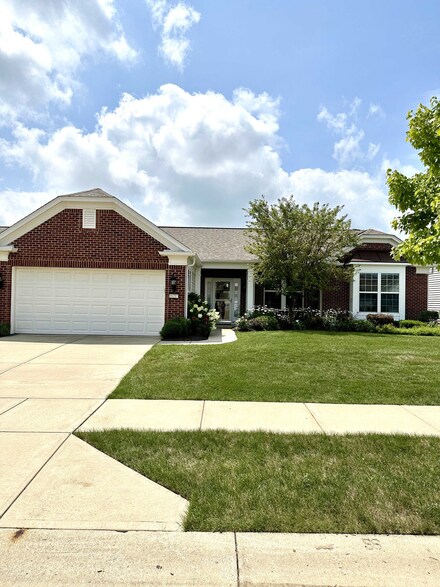 16203 Oliver St, Fishers, IN 46037