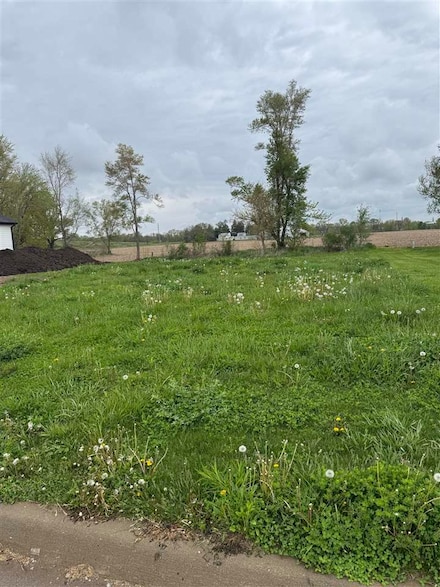 250 Knoll Ridge Dr, Hills, IA 52235