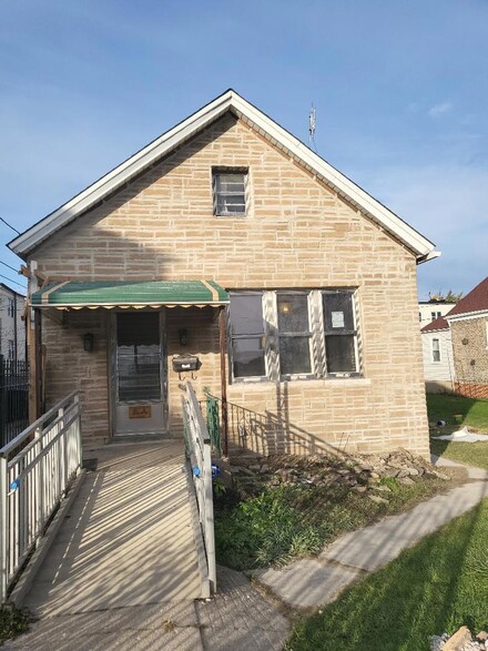 3860 S Artesian Ave, Chicago, IL 60632