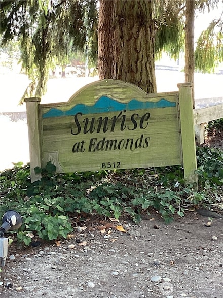 8512 242nd St SW Unit 4, Edmonds, WA 98026