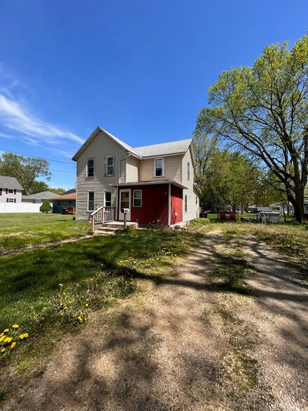 605 10th Ave, Rock Falls, IL 61071