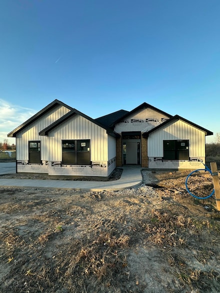 706 N Neo St, Sturgeon, MO 65284