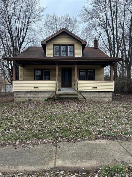 9195 N Canton Center Rd, Plymouth, MI 48170