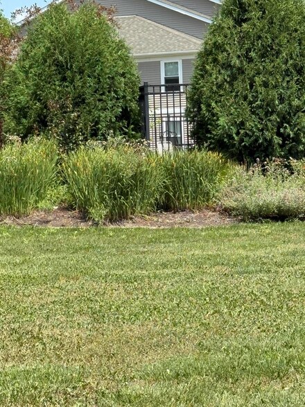 1417 Heatherwood Ln, Ann Arbor, MI 48108