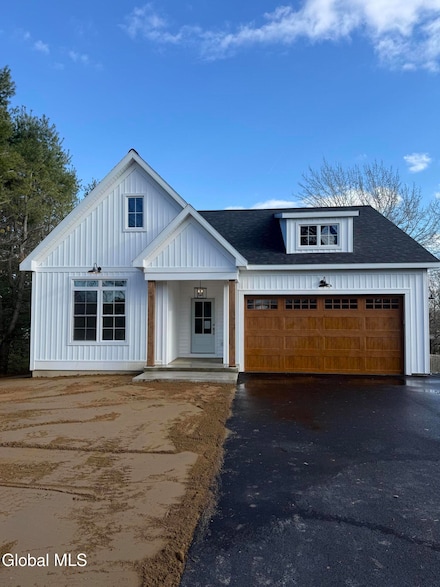 49 Pleasant St, Cohoes, NY 12047