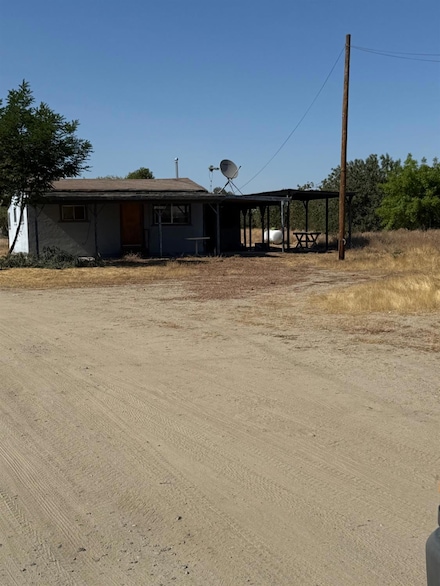 12326 E Dinuba Ave, Selma, CA 93662