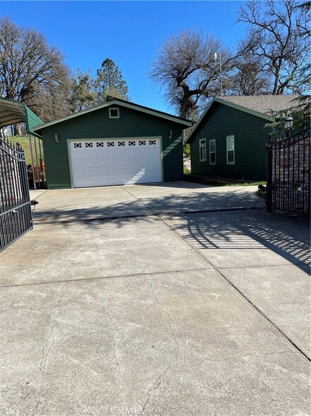 2702 Shasta Rd, Clearlake Oaks, CA 95423