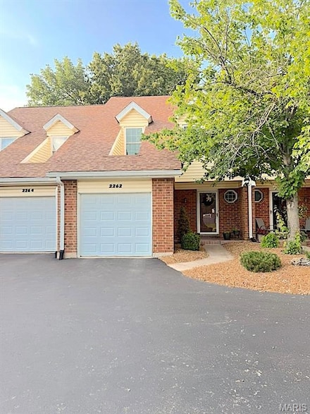 2262 Riverwood Trails Dr, Florissant, MO 63031
