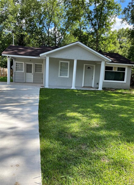 106 E Woodland Dr, Montgomery, AL 36105