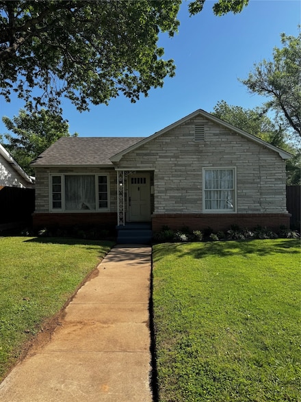 2040 S 9th St, Waco, TX 76706
