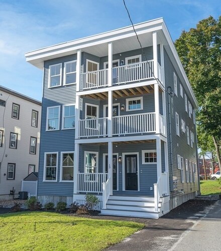 13 Sturgis St Unit 2, Woburn, MA 01801