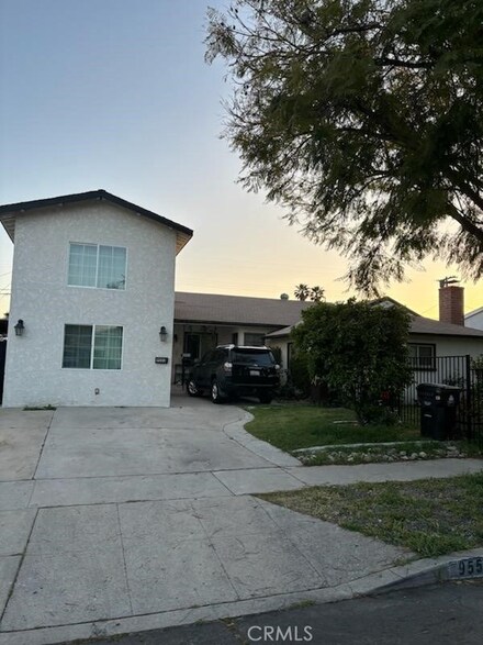 9555 Sandusky Ave, Arleta, CA 91331